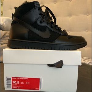 NWT Dunk lux sp Sherpa
